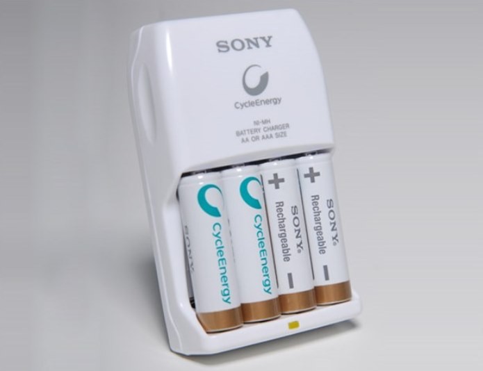 O carregador Premium Bch-34Hdld4K  da Sony  recarrega pilhas recarrega no período de três a sete horas (Foto: Divulgação)