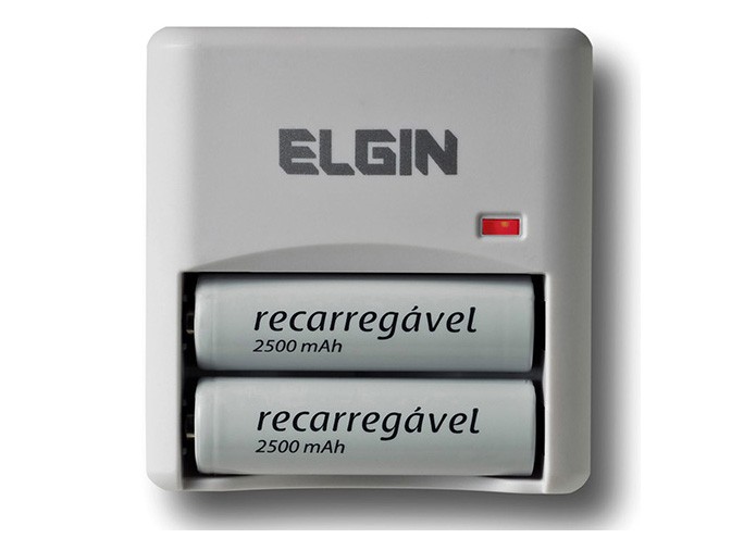 O aparelho Elgin portátil vem acompanhado de duas pilhas recarregáveis da mesma marca (Foto: Divulgação)